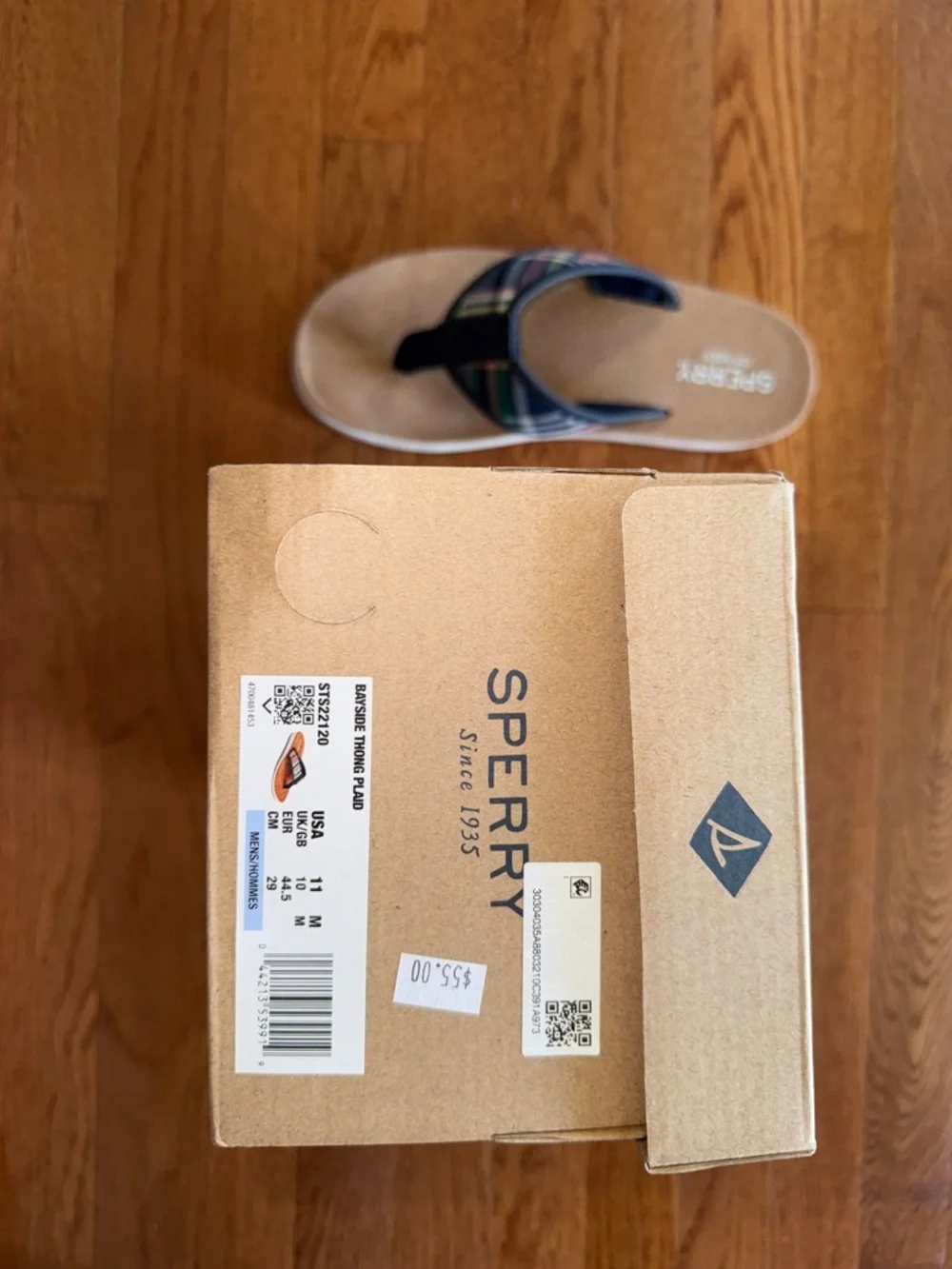 Sperry Men’s Plaid Strap Flip Flops in Tan, Navy, Green, Pink - Picture 2 of 6